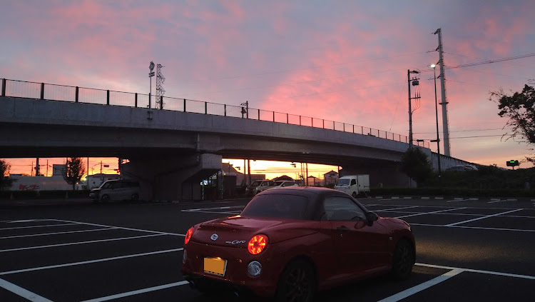コペンの刈谷ハイウェイオアシス・どんより曇り空・朝焼けと愛車に関するカスタム事例の投稿画像2枚目
