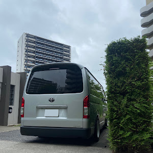 ハイエースバン TRH200V