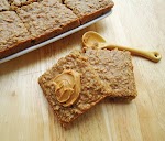 Peanut Butter Banana Oatmeal Squares was pinched from <a href="http://gingerbreadbagels.com/2011/03/22/peanut-butter-banana-oatmeal-squares/" target="_blank">gingerbreadbagels.com.</a>