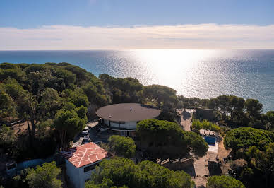 Maison avec jardin et terrasse 3