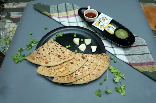 Aloo Matar Paratha [Sarves 1]