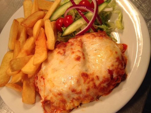 LASAGNA WITH SALAD, GARLIC BREAD OR CHIPS             £7.95