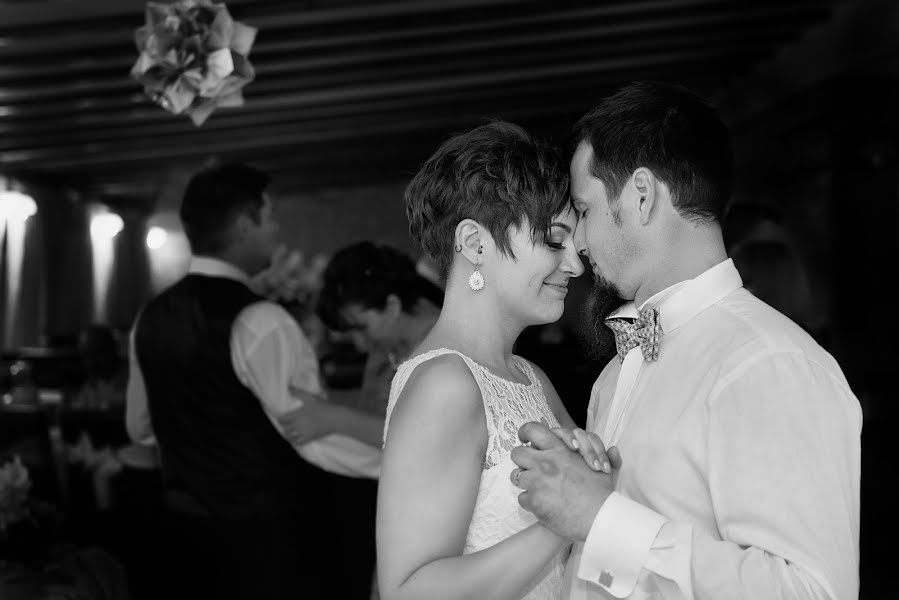 Fotógrafo de casamento Vlad Axente (vladaxente). Foto de 27 de fevereiro 2016