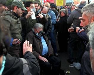 Αποτέλεσμα εικόνας για ψεκασμός γλέζου θεοδωράκη