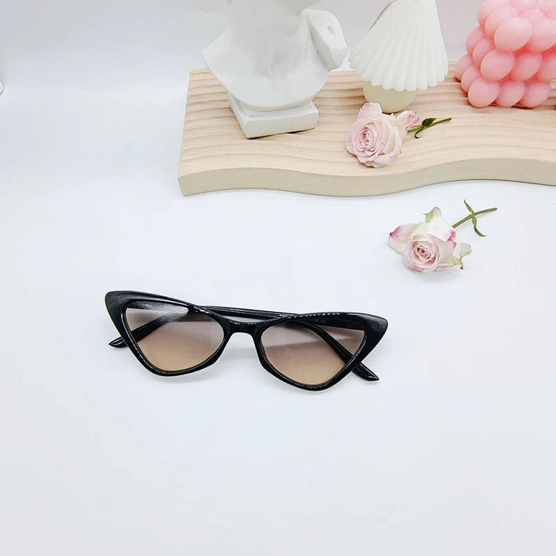 Title 6, Candy Cat Eye vintage zonnebril met klein frame