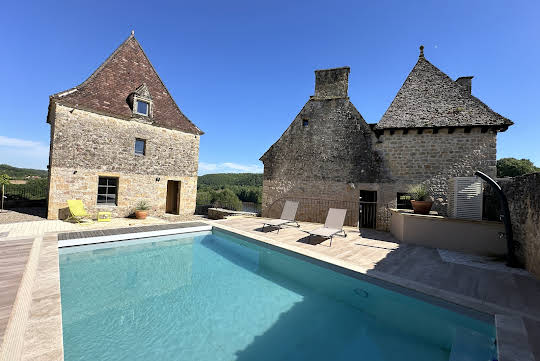 Maison avec piscine et jardin