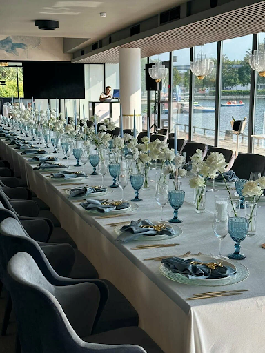 Основной зал