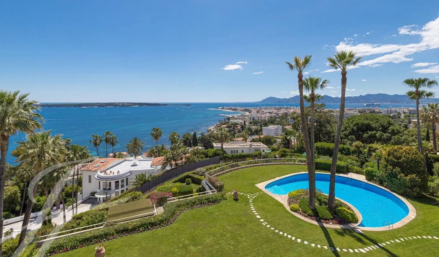 Apartment with terrace and pool Cannes