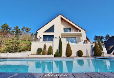 House with pool and terrace 1