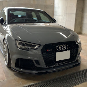 RS3 セダン