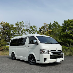ハイエースバン GDH211K