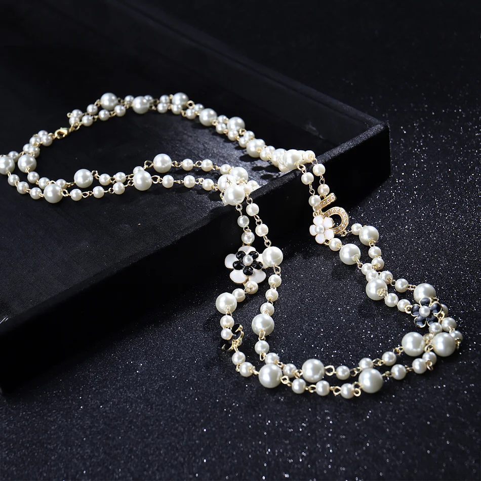 Multilayer 5 word small fragrance pendant