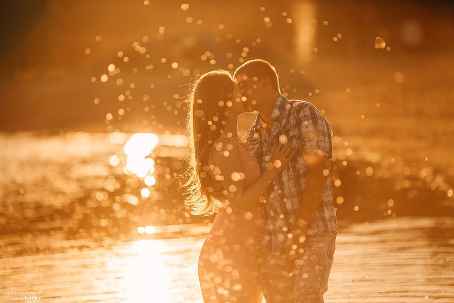 Fotógrafo de casamento Marina Laki-Mikhaylova (photolucky). Foto de 16 de julho 2014