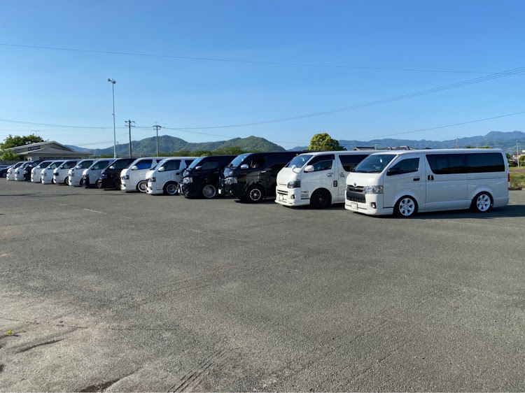 ハイエースバンのメンバーだけのバーベキュー大会・洒落屯車・サイコーなメンバー達・みんなテンションマックス・笑いすぎて腹痛に関するカスタム事例の投稿画像4枚目