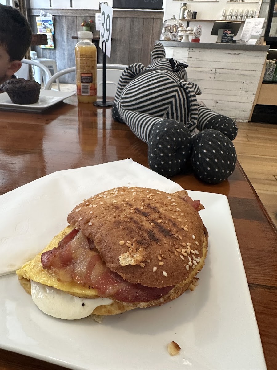 Egg and bacon sandwich