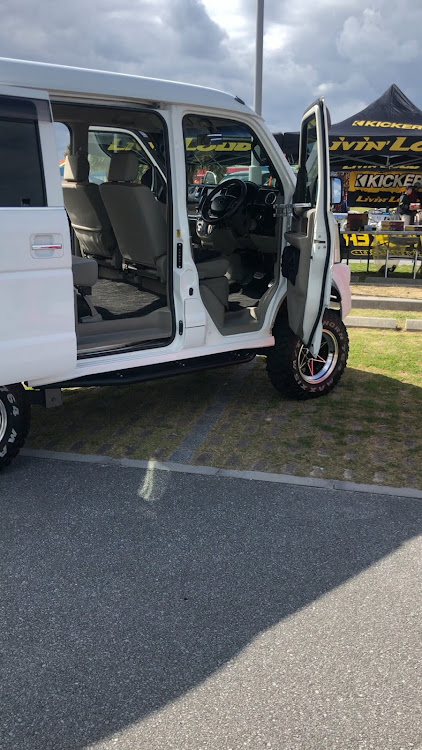 ハイラックストラックの沖縄カスタムカーショー2019・沖縄・ハイラックス・友達募集・これからもよろしくお願いしますに関するカスタム事例の投稿画像6枚目