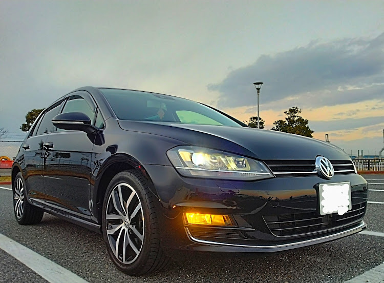 ゴルフのフォルクスワーゲンGolf・ゴルフmk7・いいね&コメントいつもありがとうございます・ポリッシャーで傷落とし・鏡面仕上げ✨に関するカスタム事例の投稿画像1枚目