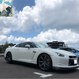 NISSAN GT-R R35