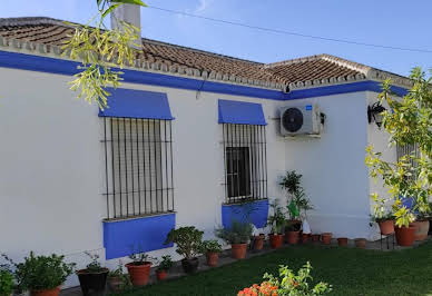 Maison avec piscine et jardin 4