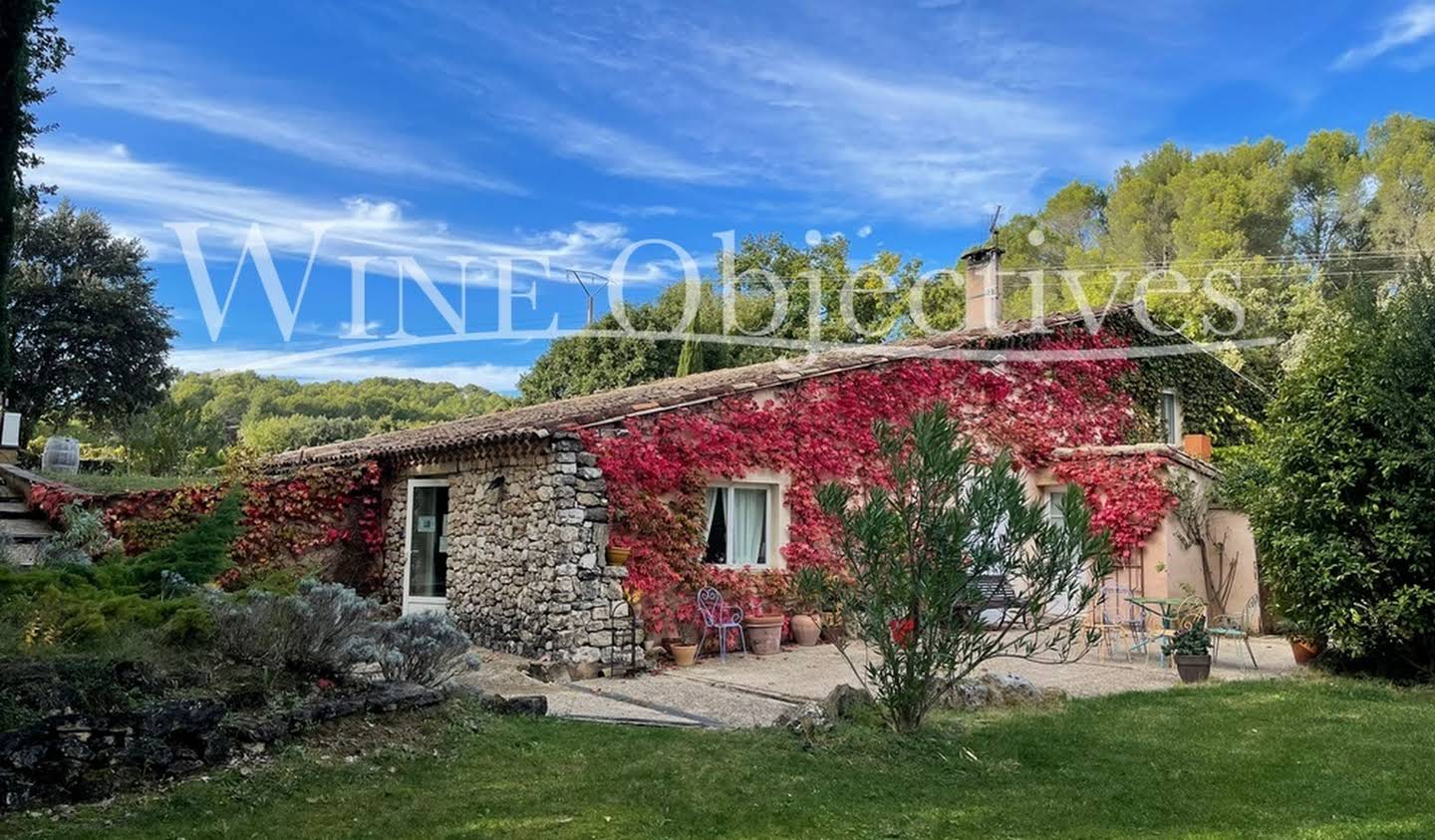 Vignoble avec piscine et dépendances Vinsobres