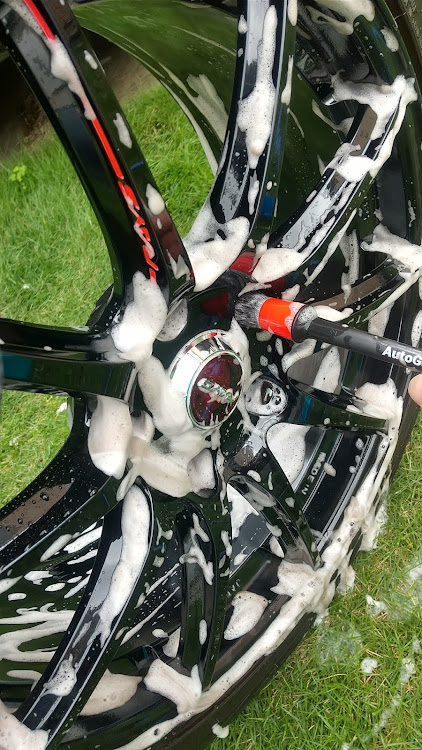 シビックタイプRのDurax ワイトレ・15mmワイトレ・ホイールみがき・スプーンダウンサス・作業終了後、カバーかけてすぐに封印😅に関するカスタム事例の投稿画像3枚目