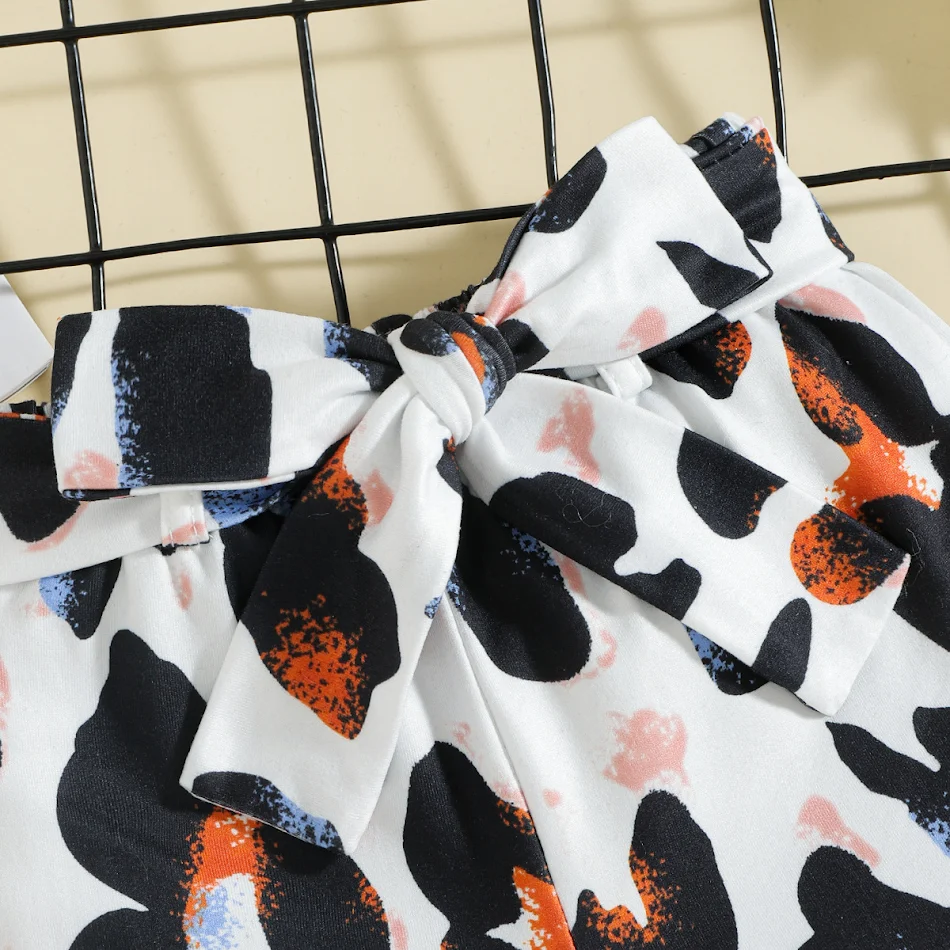 Traje de verano para bebé con tirantes y lazo, shorts adorables. Ideal para el calor, cómodo y con estilo. ¡Perfecto para tu pequeño!