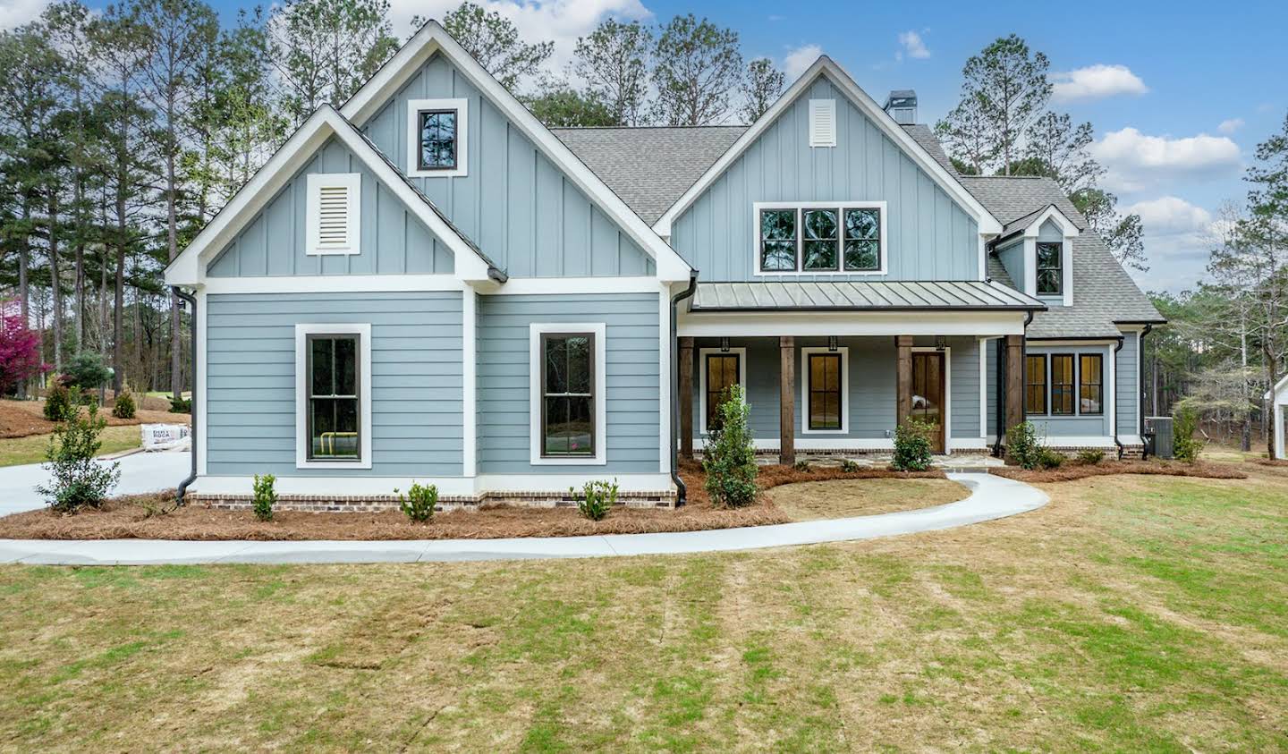 House with garden Eatonton