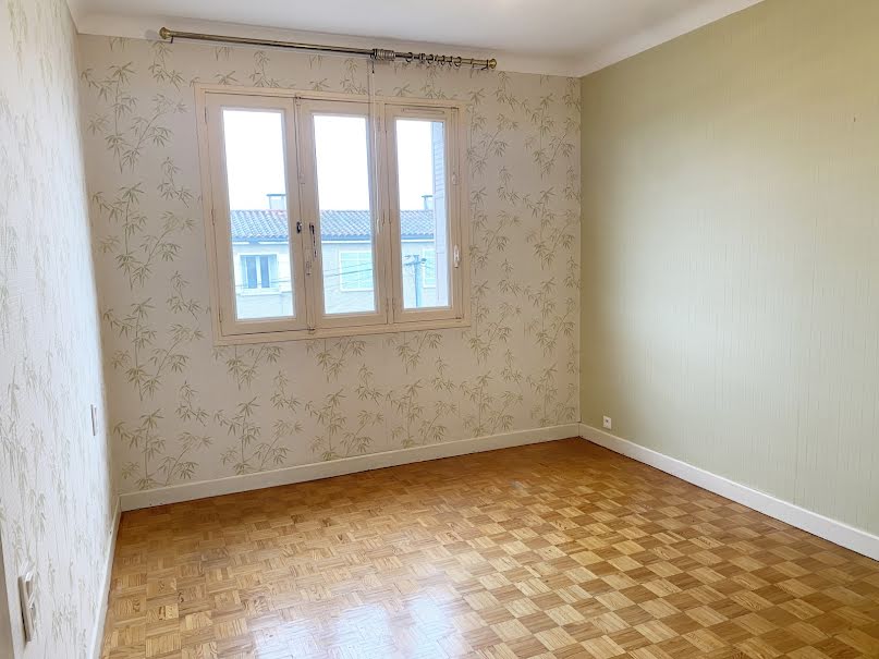 Vente appartement 4 pièces 99 m² à Castres (81100), 97 000 €