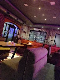 Hangout Lounge & Restro Bar photo 7