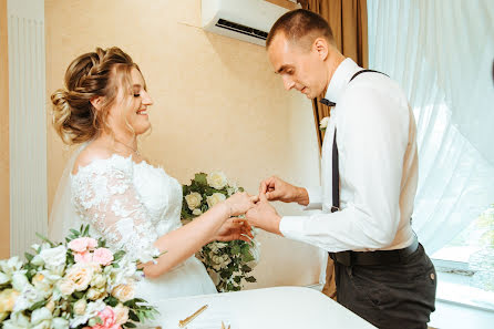 Fotógrafo de casamento Sergey Lazarenko (slazar). Foto de 27 de agosto 2019