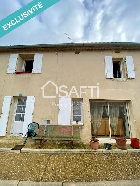 Vente maison 6 pièces 127 m² à Lamothe-Montravel (24230), 115 000 €