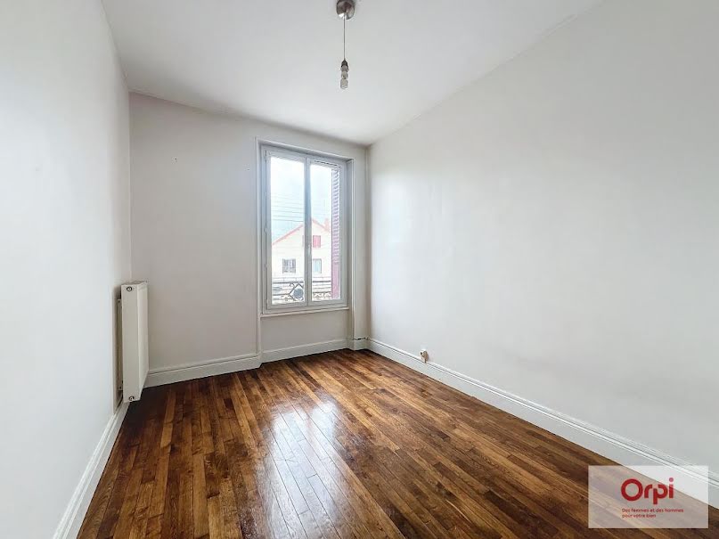 Location  appartement 3 pièces 55 m² à Montluçon (03100), 510 €