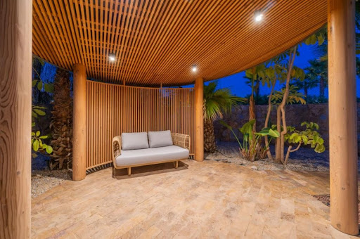 Property with pool 4