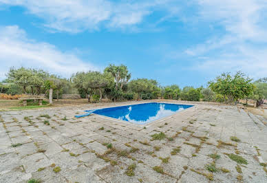 Villa with pool and terrace 3