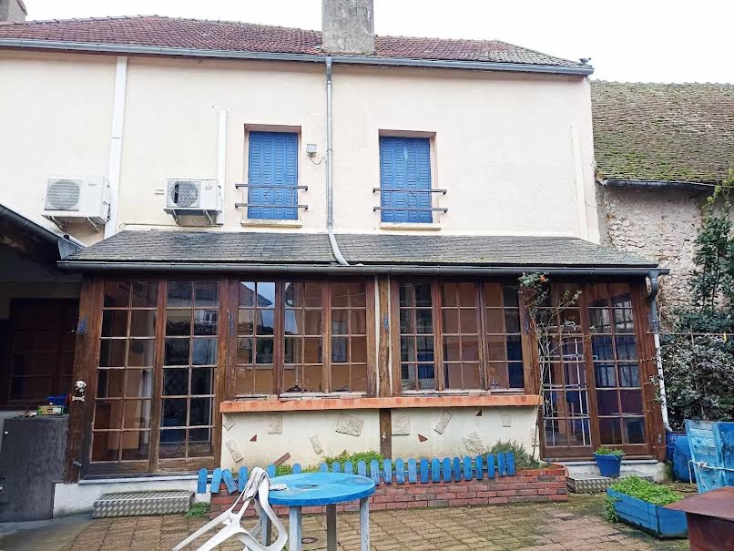 Vente maison 6 pièces 178 m² à Beaulieu-sur-Loire (45630), 114 000 €