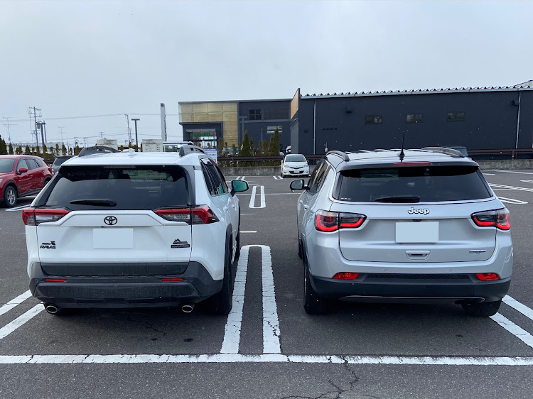 RAV4のRAV4オフロードパッケージ・jeep Compass コンパス・コラボに関するカスタム事例の投稿画像2枚目