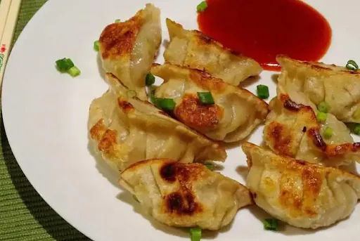 Fried Chicken Wonder Momo With Sczhwan Sauce