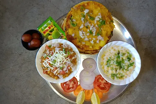 Aloo Kulcha Thali