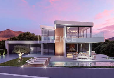 House with pool and terrace 8