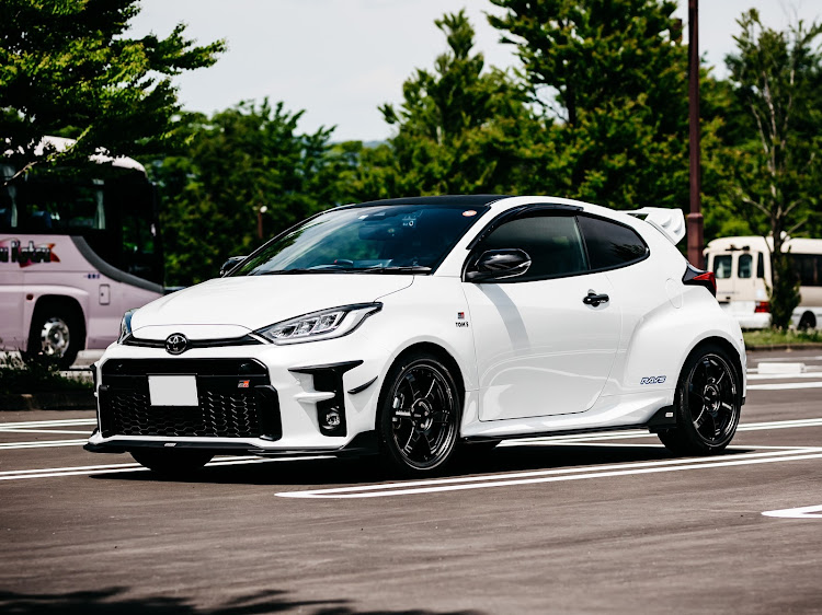 GRヤリスのTOM’S・BLITZ・BLITZ DAMPER ZZ-R・福島・あづま総合運動公園に関するカスタム事例の投稿画像1枚目