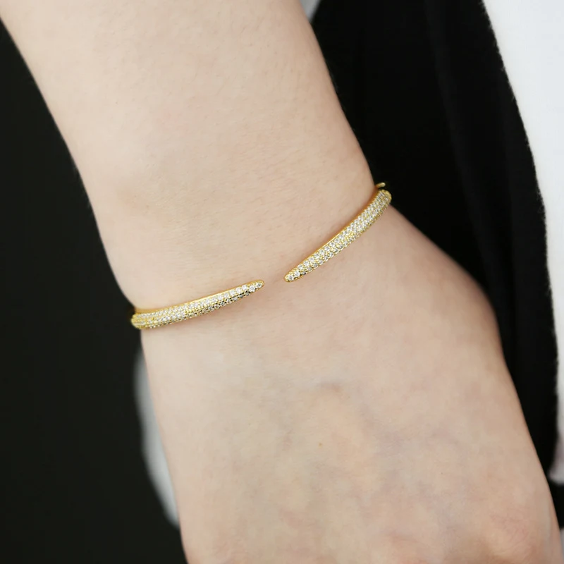 Bracelet Simple Européen et Américain Bijou Élégant pour Femmes Bracelet Minimaliste Parfait pour un Usage Quotidien et Offrir en Cadeau