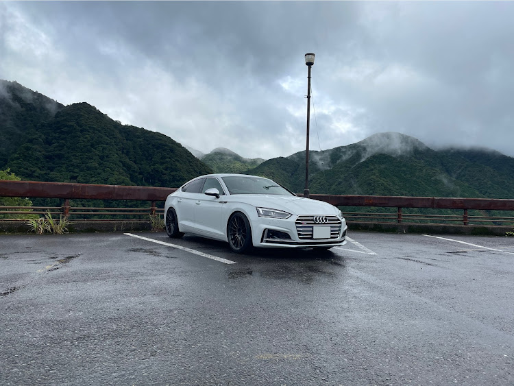 S5 スポーツバックの熊野那智大社＆那智の滝・ソロツーリング・日曜日の過ごし方に関するカスタム事例の投稿画像8枚目