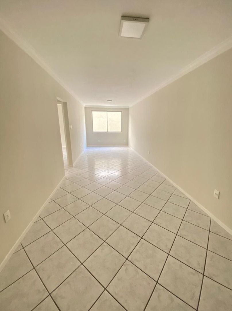 Apartamento com 2 dormitórios e 2 banheiros por R$ 690.000 - Centro - Balneário Camboriú/SC