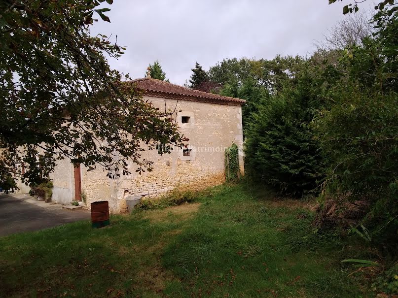 Vente maison 3 pièces 70 m² à Javerlhac-et-la-Chapelle-Saint-Robert (24300), 99 000 €