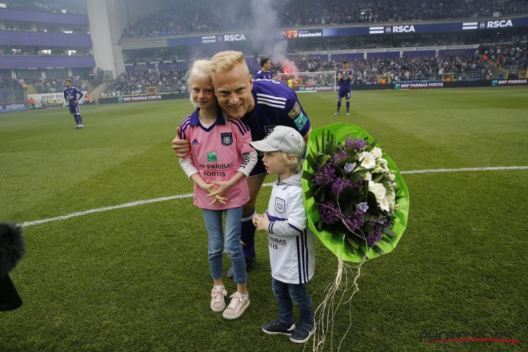 Anderlecht-fans hebben donderdag speciale actie in petto voor Deschacht die na 17 seizoenen in de hoofdmacht vertrok