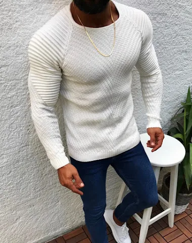 Round neck pullover sweater - 0