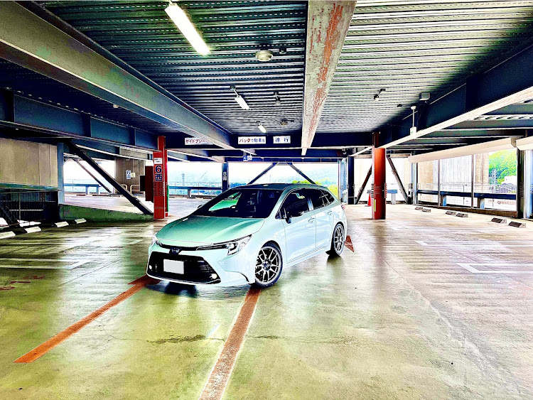 カローラツーリングのWork emotion CR kiwami・ガナドールマフラー・立体駐車場・洗車からの雨・洗車あるあるに関するカスタム事例の投稿画像4枚目