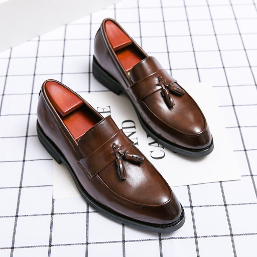 Title 4, Casual Mens Leather Loafers with Classic Tasse...