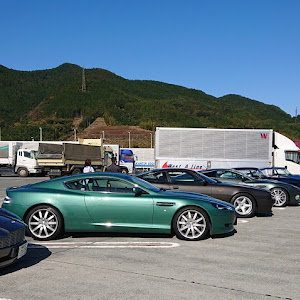 DB9 クーペ