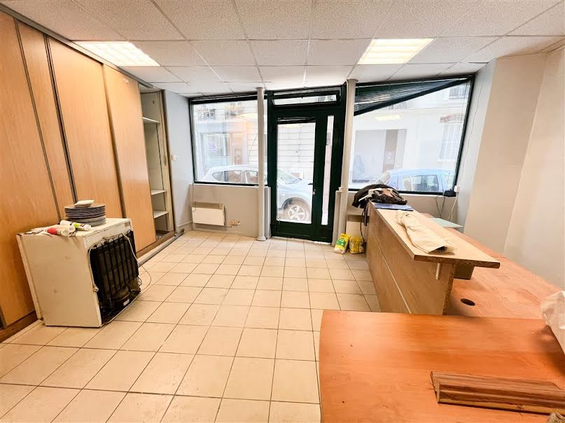 Location  locaux professionnels  56 m² à Paris 17ème (75017), 1 915 €